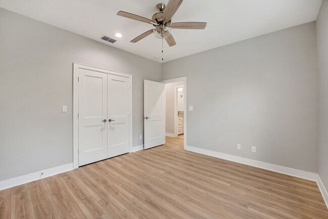 Building Photo - New construction 4 bedroom in Flint!