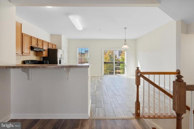 Building Photo - 407 Susan Cir