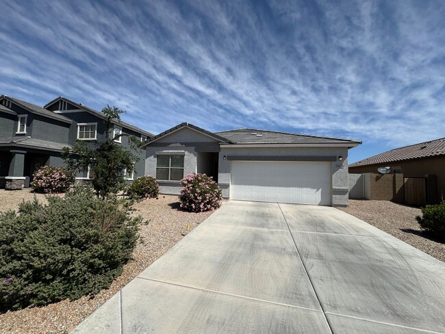 Building Photo - LIKE NEW HOME IN TORTOSA IN MARICOPA