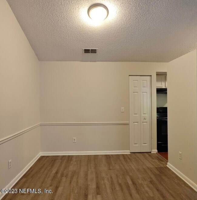 Building Photo - 10268 Pine Breeze Rd W