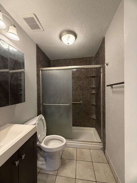 Building Photo - 519 Wren Ave