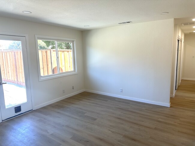 Building Photo - 7777 Shannon Ave