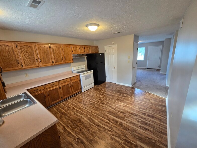 Building Photo - 114 Herring Hts