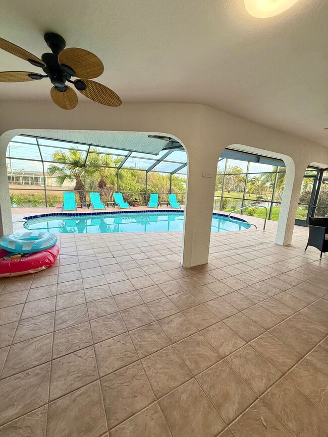 Building Photo - Stunning Furnished Pool him on Accessible Canal