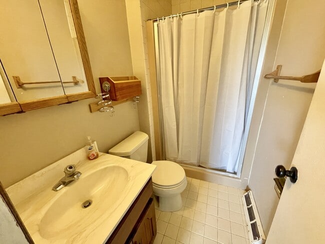 Building Photo - 105 Colony Dr