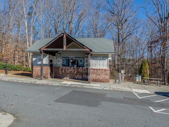 Building Photo - 11042 Running Ridge Rd.