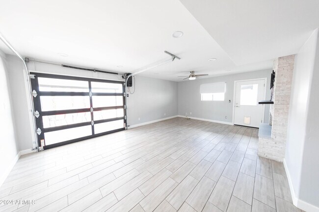 Building Photo - 2926 S Dromedary Dr