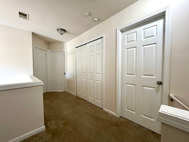 Building Photo - 3029 Azalea Hills Dr