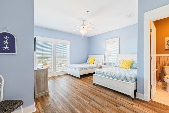 Building Photo - 8515 Surf Dr