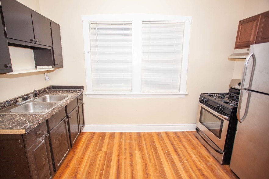 Building Photo - 5301 W Jackson Blvd