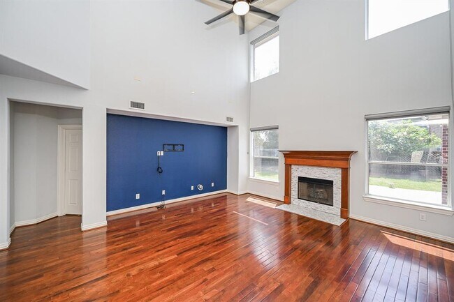 Building Photo - 5426 Humboldt Park Ln