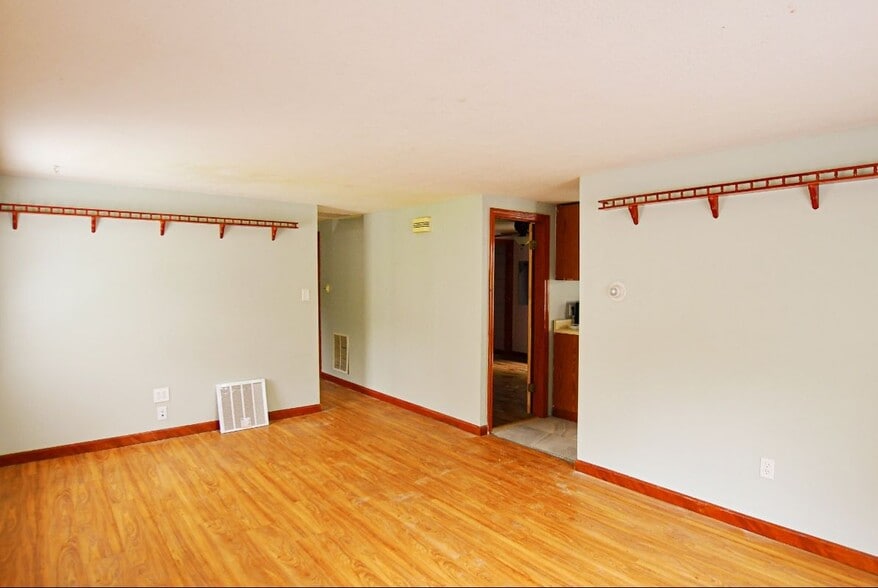 Building Photo - 410 Bald Hill Rd