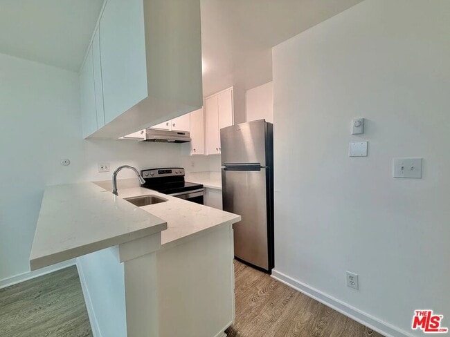 Building Photo - 5805 W 8th St