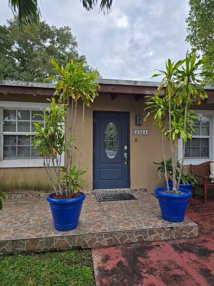 Building Photo - 6364 SW 33rd St