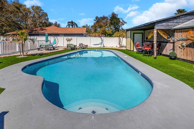 Building Photo - 1679 Tampa Rd