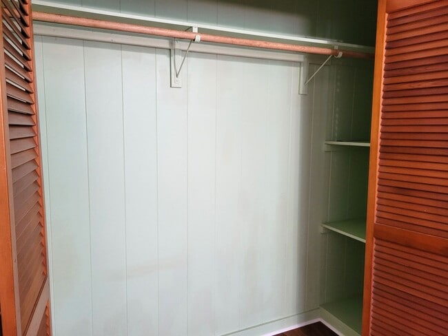 Building Photo - L658ach