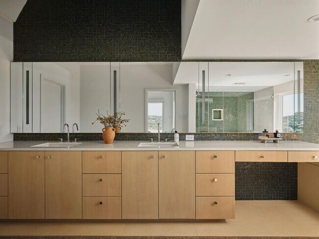 Building Photo - 4909 Bull Mountain Cove