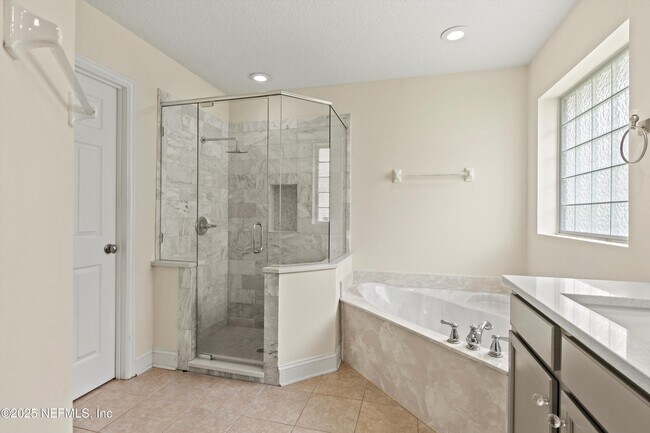 Building Photo - 5930 Green Pond Dr
