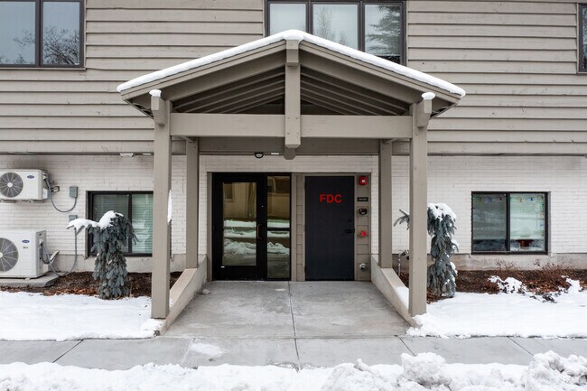 Building Photo - 1172 E Graystone Way