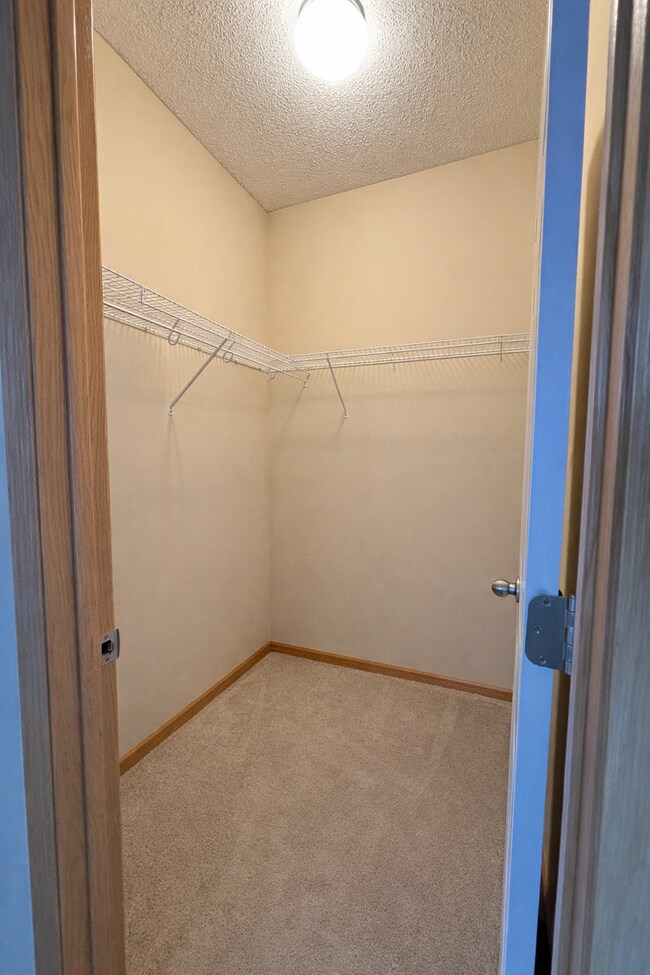 Building Photo - Gorgeous 2bed 2bath Townhome in Bailey’s Arbor