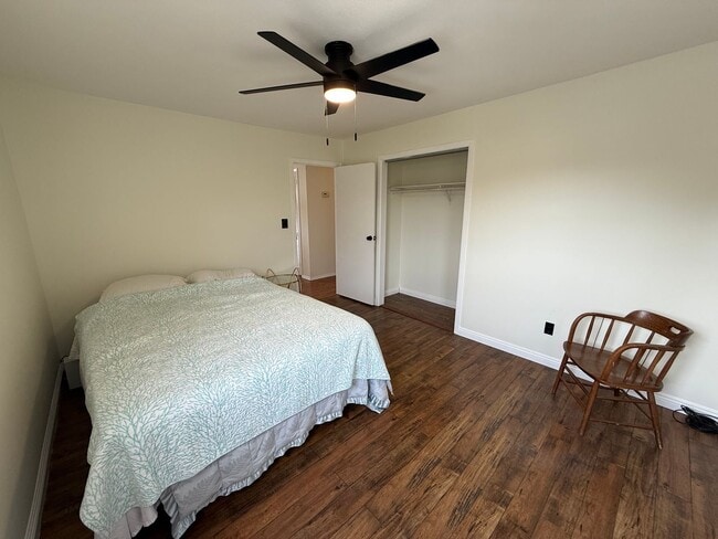 Building Photo - Spectacular 3 Bed/3 Bath Home in Long Beach!