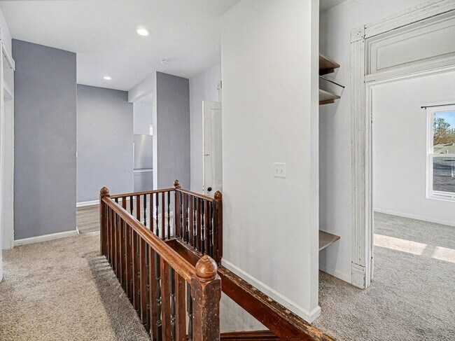 Building Photo - 6801 Lexington Ave