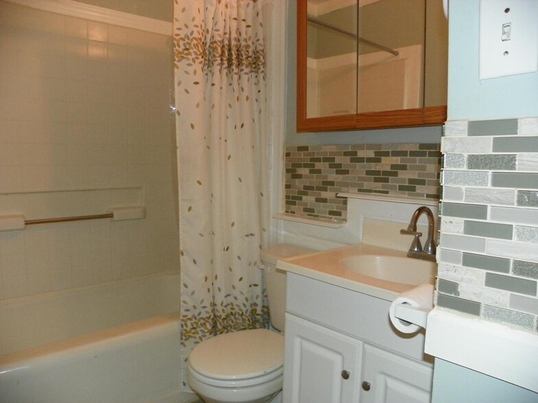 Building Photo - 5111 Kennebunk Ter