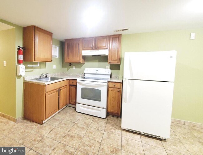 Building Photo - 1131 N Gilmor St