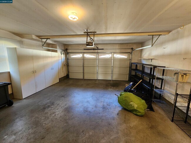 Building Photo - 617 S Blackbrush Ln