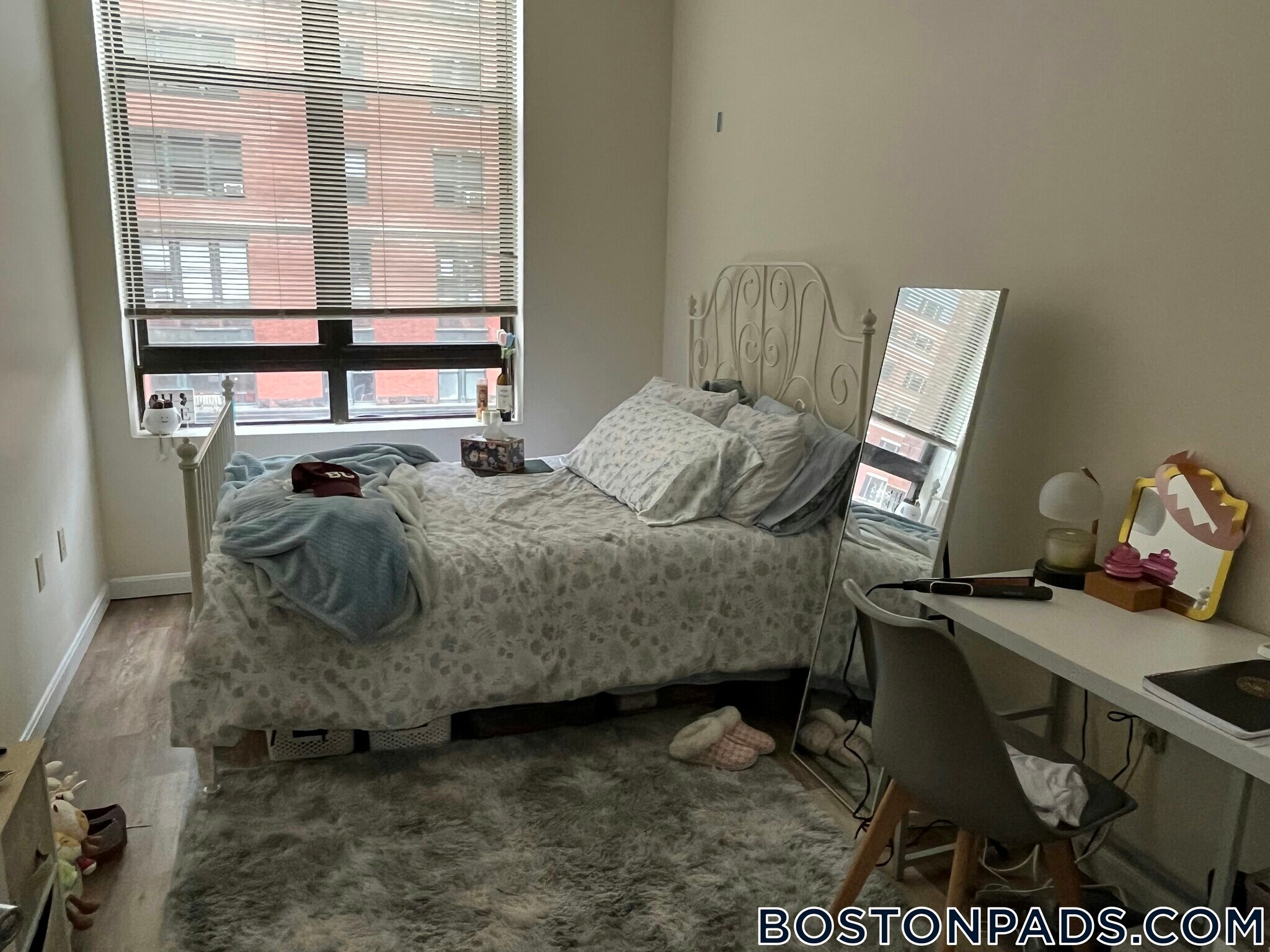 Building Photo - 81 Essex St