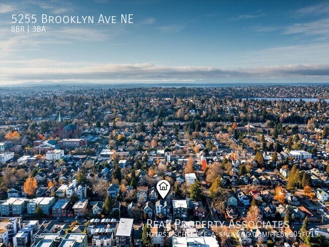 Building Photo - 5255 Brooklyn Ave NE