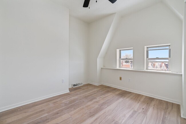 Building Photo - 3206 Dawson St