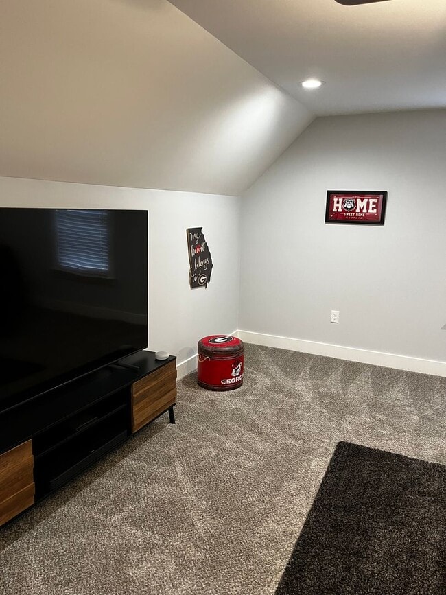 Building Photo - Immaculate Home built in 2022