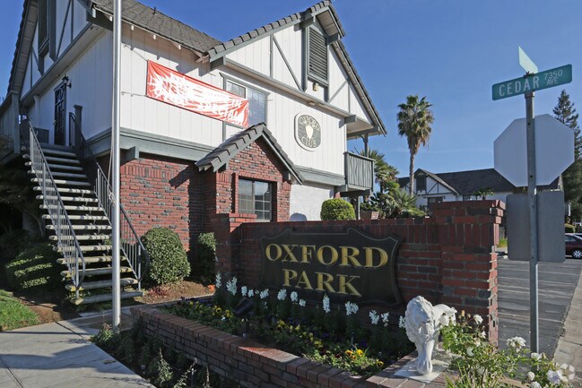 Building Photo - Oxford Park Apartments
