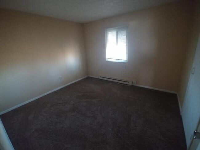 Building Photo - 5463 Sedalia Dr