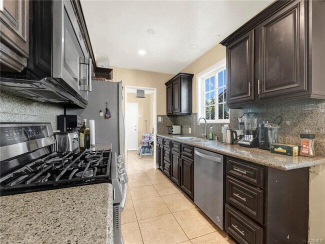 Building Photo - 5310 Nestle Ave