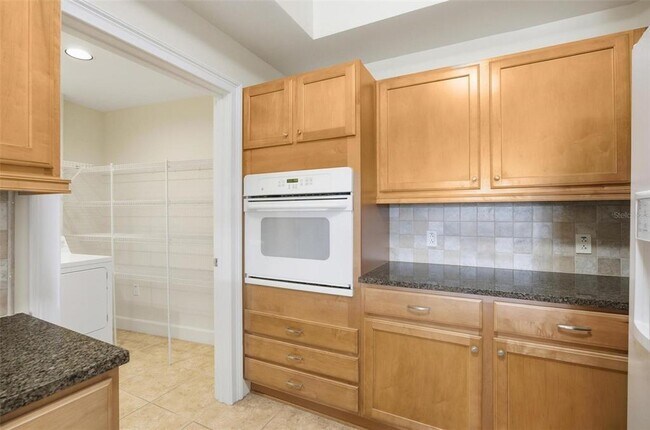 Building Photo - 102 Yacht Harbor Dr