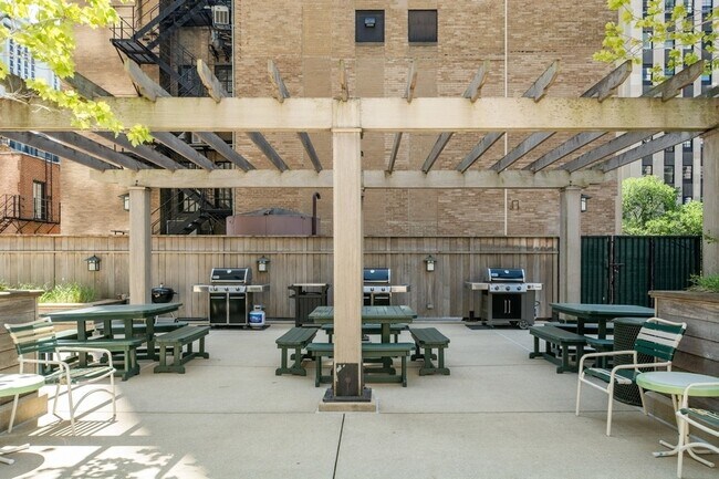 Building Photo - 1310 N Ritchie Ct