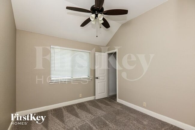 Building Photo - 1029 English Oak Dr