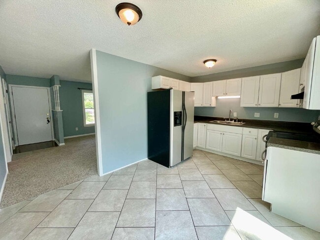 Building Photo - Charming 3-Bedroom Retreat In Fayetteville!
