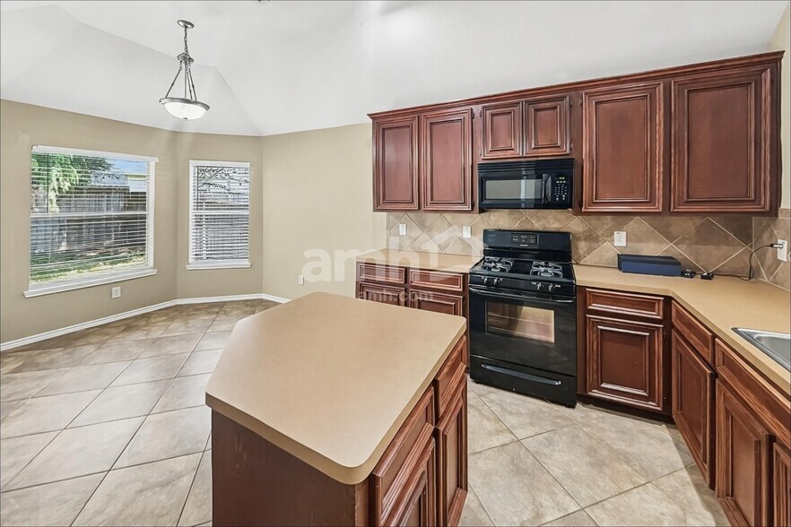 Building Photo - 2411 Morgan Ridge Ln