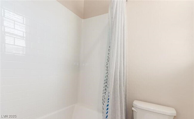 Building Photo - 12556 Skylight View St