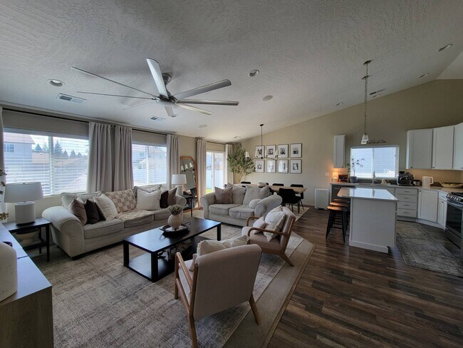 Living room - 15407 N Renee Ct