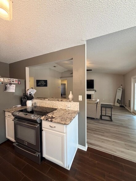 Building Photo - 205 Villacrest Dr