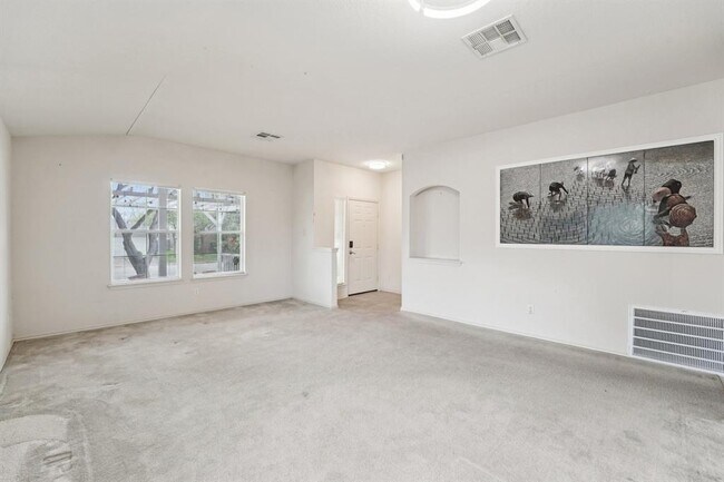 Building Photo - 1724 Darjeeling Dr