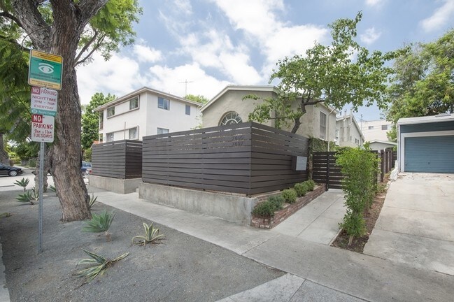 Primary Photo - 7605-7607 Lexington Ave