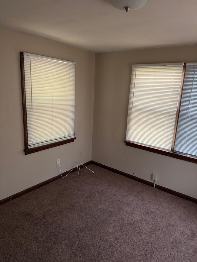 Building Photo - Well-Cared-For Home in St. Louis 63136