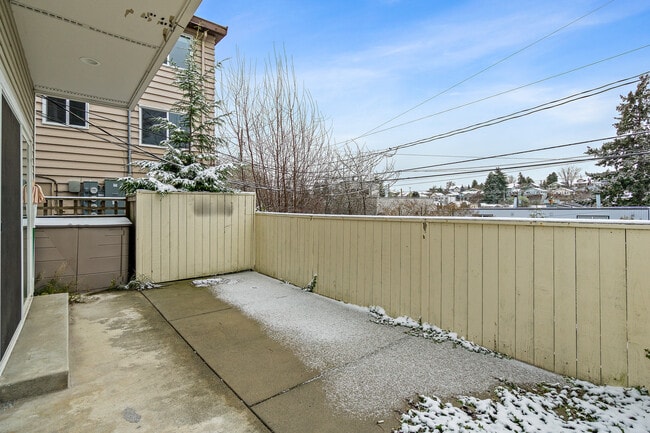 Building Photo - 5001 38th Ave SW