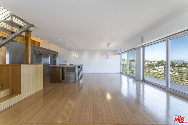 Building Photo - 1260 Linda Flora Dr