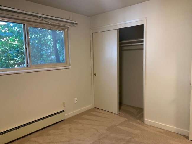Building Photo - 2BR/1.5 Bath in a quiet Fremont neighborhood - Private balcony and shared backyard!